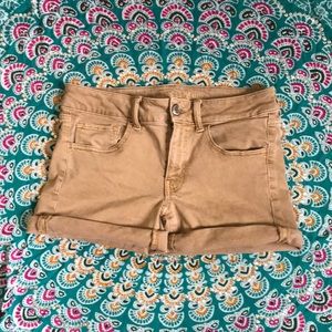 American Eagle khaki size 6 midi stretch shorts.